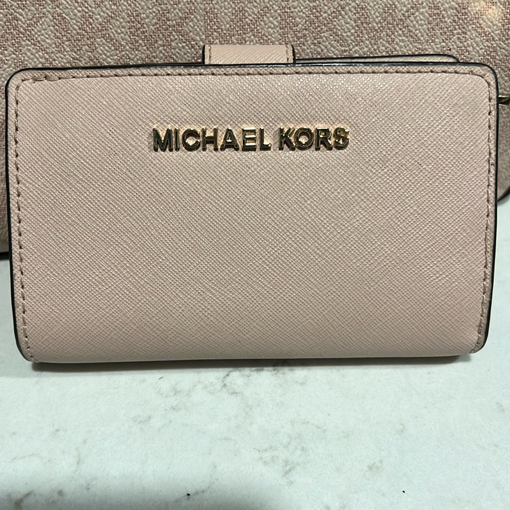 Michael kors wallet ballet pink